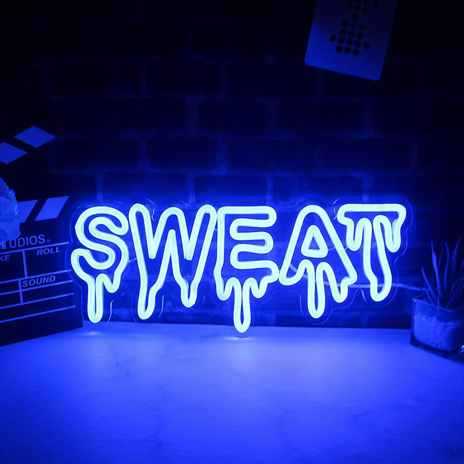 لافتة نيون LED زرقاء بتأثير ال - مراجعة Home Gym Neon Sign وسعره